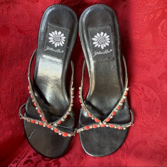 Yellow Box. “Nadia”. Size 8. Heels. 3”. - Picture 2 of 6